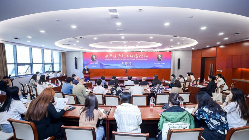 了解公司的技术实力，可以通过以下途径：